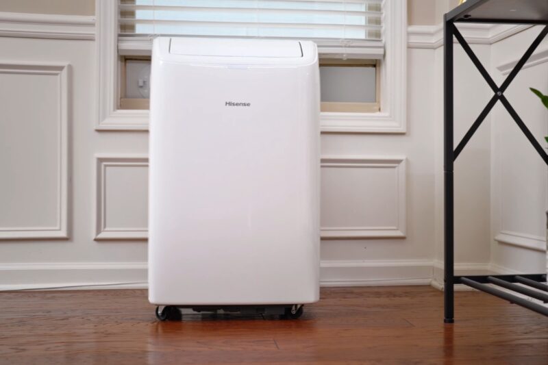 prikaz bele hisense pokretne klime